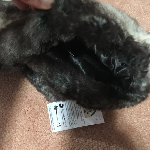 Animal friendly faux fur color\scarf - Picture 9 of 16